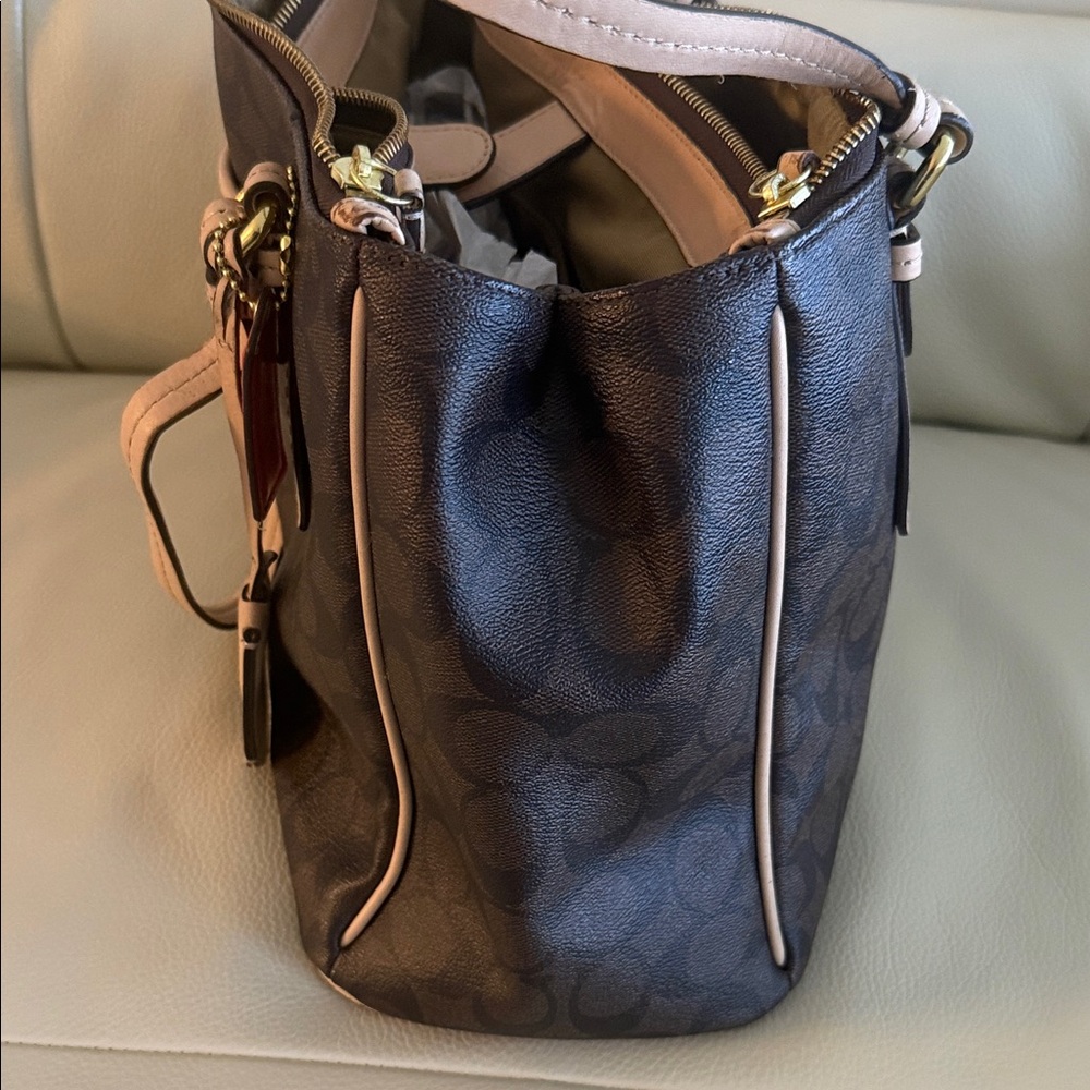 Coach Brown and Tan Shoulder Bag - Picture 3 of 9